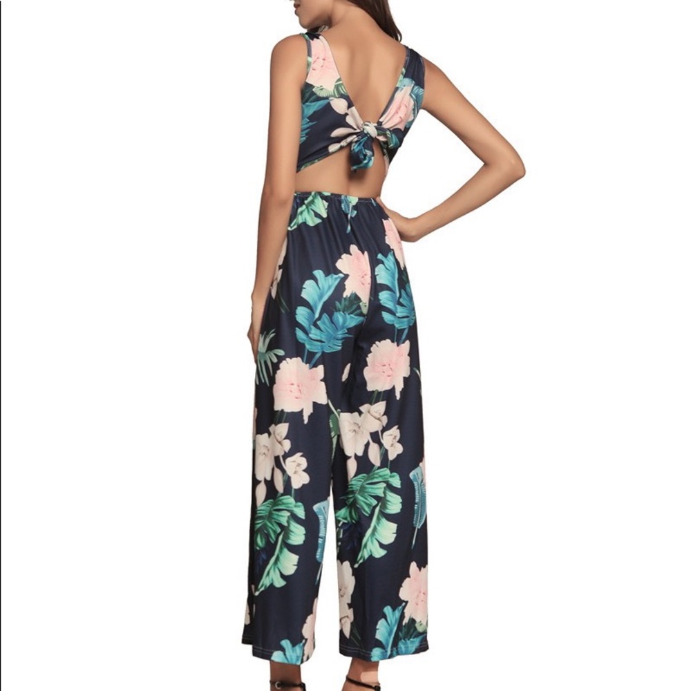 ♦️🆕Navy Floral Wide Leg Split Jumpsuit - Picture 6 of 8